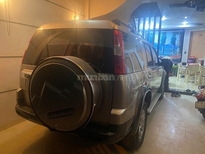 Bán xe Ford Everest 12/2008, màu bạc, đăng ký 12/2008, máy dầu
