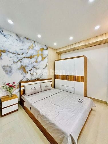 Bán nhà hẻm 1 sẹc xe hơi Lê Đức Thọ, P.16, 3,8 x 10,5, giá 4.4 tỷ tl