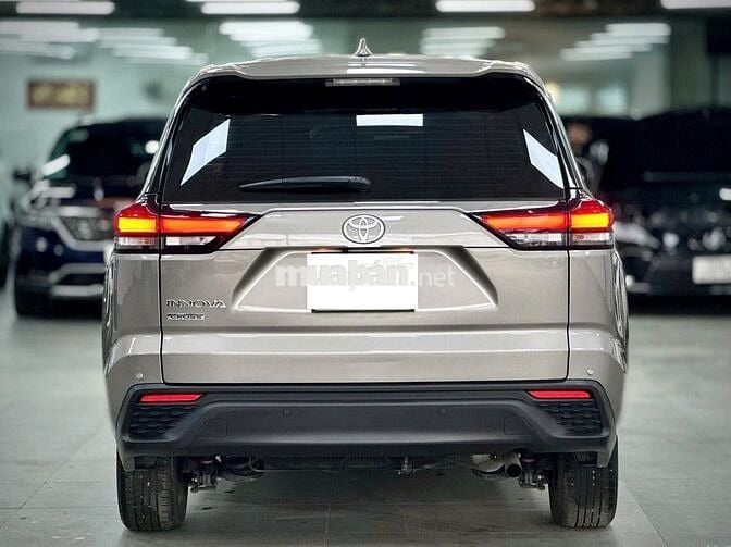 Toyota Innova Cross 2025  - 18000 km