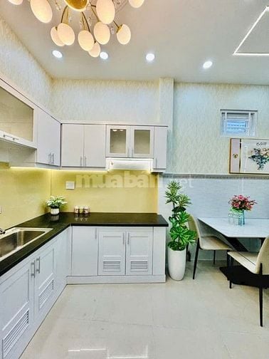 Bán nhà hẻm 1 sẹc xe hơi Lê Đức Thọ, P.16, 3,8 x 10,5, giá 4.4 tỷ tl