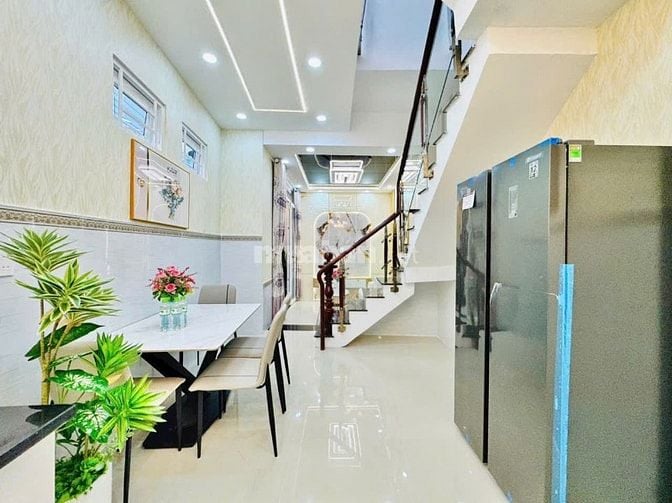 Bán nhà hẻm 1 sẹc xe hơi Lê Đức Thọ, P.16, 3,8 x 10,5, giá 4.4 tỷ tl