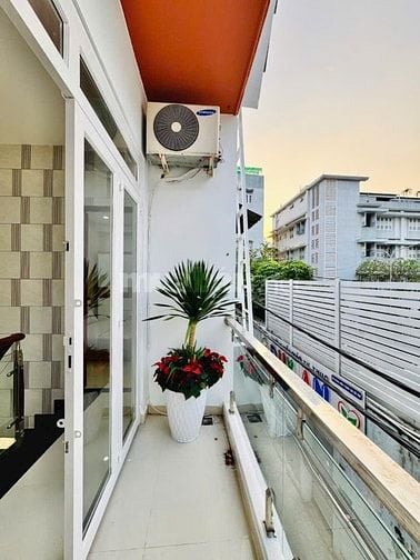 Bán nhà hẻm 1 sẹc xe hơi Lê Đức Thọ, P.16, 3,8 x 10,5, giá 4.4 tỷ tl