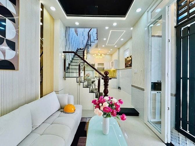 Bán nhà hẻm 1 sẹc xe hơi Lê Đức Thọ, P.16, 3,8 x 10,5, giá 4.4 tỷ tl