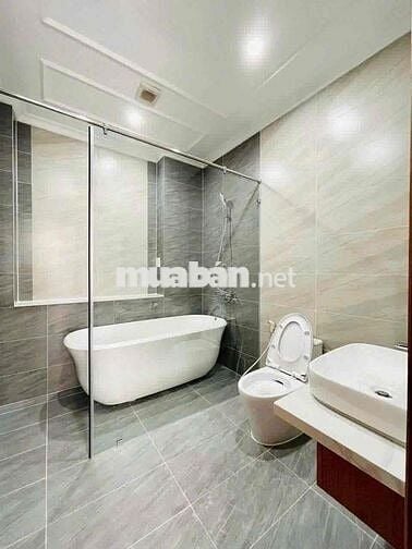 NHÀ ĐẸP !! GIÁ RẺ - 323 Lê Văn Sỹ, P12, Quận 3 - 4 tầng 5x20m oto vào