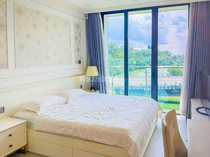 Căn hộ bán hoặc cho thuê tại Vinhomes Golden River 3 phòng ngủ 105m2