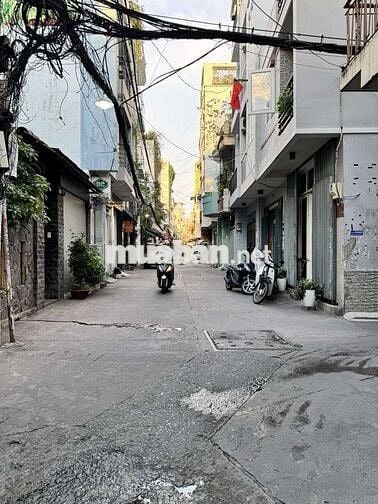 CẦN BÁN - HÀNG HIẾM – LÔ GÓC 3 MẶT THOÁNG – HẺM  3M – 5 TẦNG – 6PN