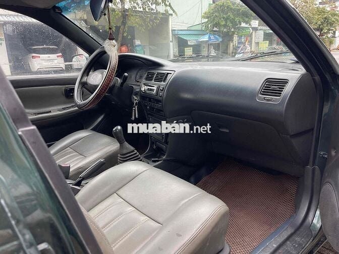 Toyota Corolla Xanh lá cây