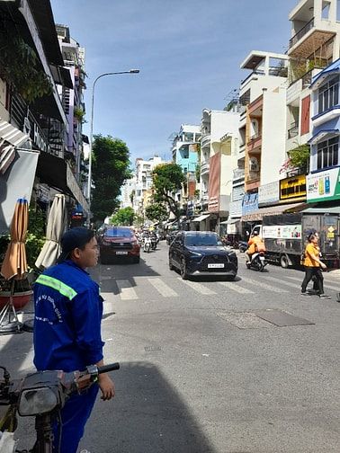 Bán nhà 2 mặt tiền Phường Chợ Lớn Q5 dt: 3m x 8m 1 lầu giá 4 tỷ 2.