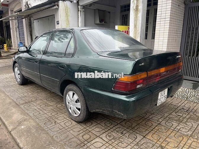 Toyota Corolla Xanh lá cây
