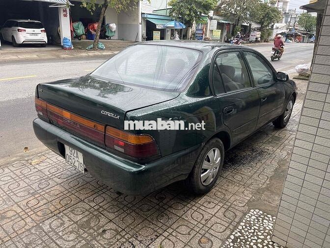 Toyota Corolla Xanh lá cây