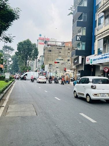 Bán Gấp siêu phẩm MT đường CHÂU VĂN LIÊM Q.5 DT 5,3 x 20m Giá 49 tỷ TL