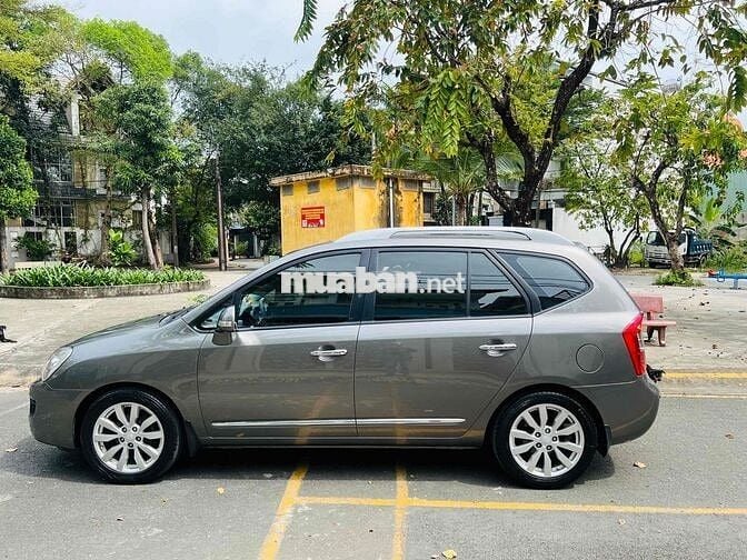Kia Carens 2011 SX 2.0 AT 1 chủ sử dụng xe đẹp