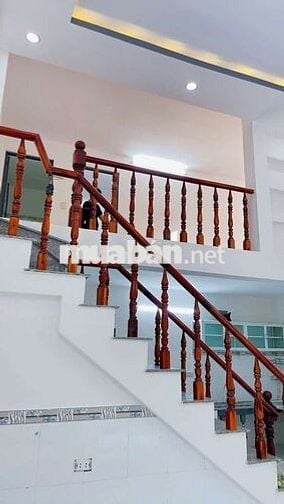 Nhà gác lửng  bình chuẩn mới đẹp đường để xe hơi 7 chỗ