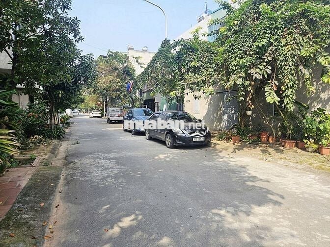 ĐẲNG CẤP 37M2, TĐC TRÂU QUỲ, GIA LÂM, ĐƯỜNG VỈA HÈ 2 BÊN, KINH DOANH