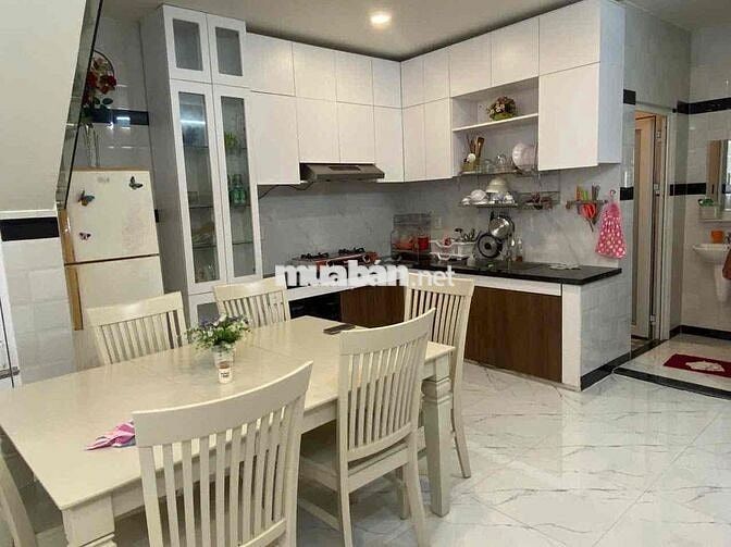 NHÀ LẦU MỚI ĐẸP TRUNG TÂM PHƯỜNG 1