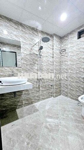 Chỉ 6.95 tỷ– mức giá dễ tiếp cận cho nhà 5 tầng mới koong, ở ngay