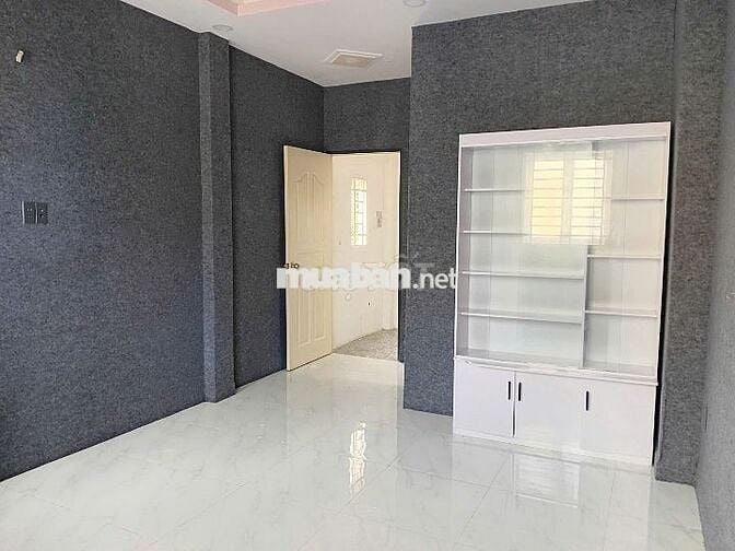 Cách Mạng Tháng 8 xây 3 lầu 3 phòng ngủ hẻm xe máy ngay trung tâm