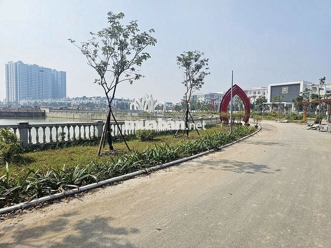 ĐẲNG CẤP 37M2, TĐC TRÂU QUỲ, GIA LÂM, ĐƯỜNG VỈA HÈ 2 BÊN, KINH DOANH