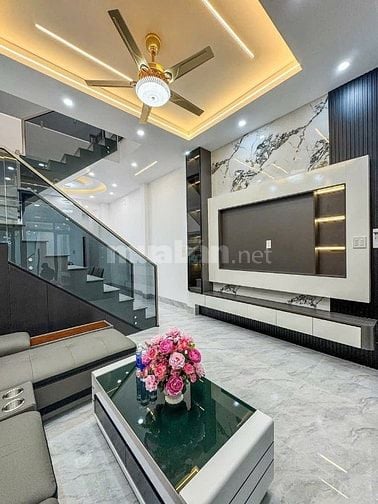 Cô Bảy nợ ngân hàng bán gấp nhà Lê Thị Hồng, P1, Q Gò Vấp-Giá 1 tỷ 990