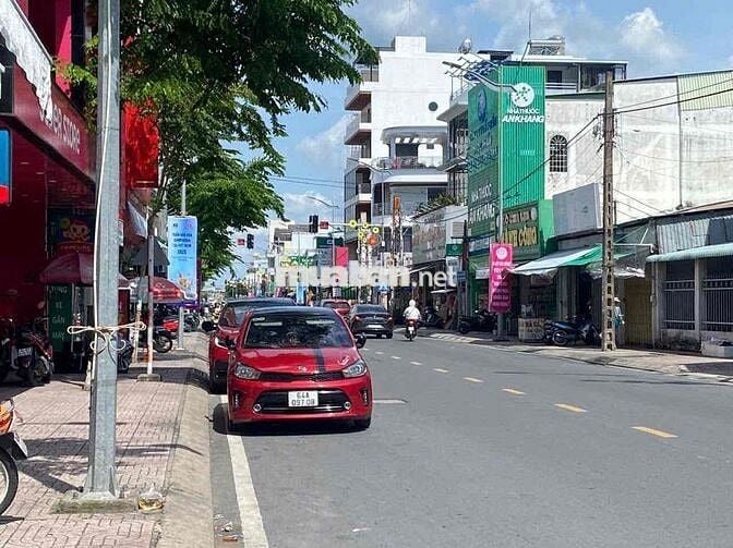 NHÀ LẦU MỚI ĐẸP TRUNG TÂM PHƯỜNG 1