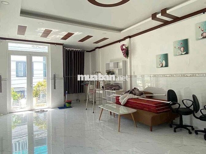 NHÀ LẦU MỚI ĐẸP TRUNG TÂM PHƯỜNG 1