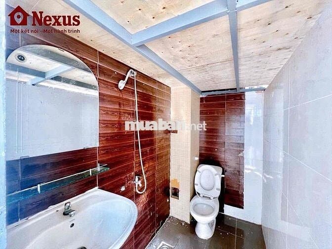 Phòng trọ giá rẻ mới xây, có cửa sổ trời đón nắng gần Aeon Tân Phú