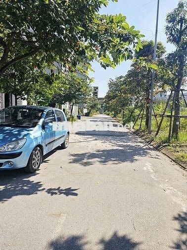 HÀNG KHỦNG 80M2 ĐẤT TĐC TRÂU QUỲ, GIA LÂM, ĐƯỜNG VỈA HÈ, VIEW VƯỜN HOA