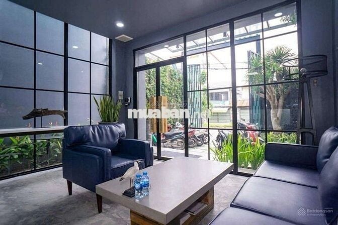 DT 6 X 25m 1 Trệt 3Lầu sàn Trống suốt Cầu Thang cuối Nhà