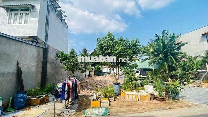 2 lô liền kề ngay chợ Xóm Vắng,phường Dĩ An,TP Dĩ An