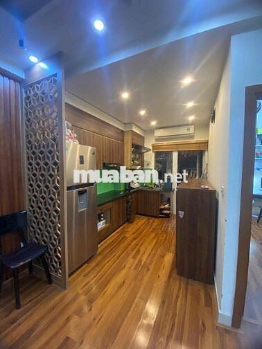 Cần bán gấp căn cc 2N2VS rộng rãi tầng trung thoáng mát hàng xóm Vín