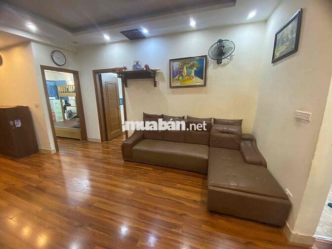 Cần bán gấp căn cc 2N2VS rộng rãi tầng trung thoáng mát hàng xóm Vín