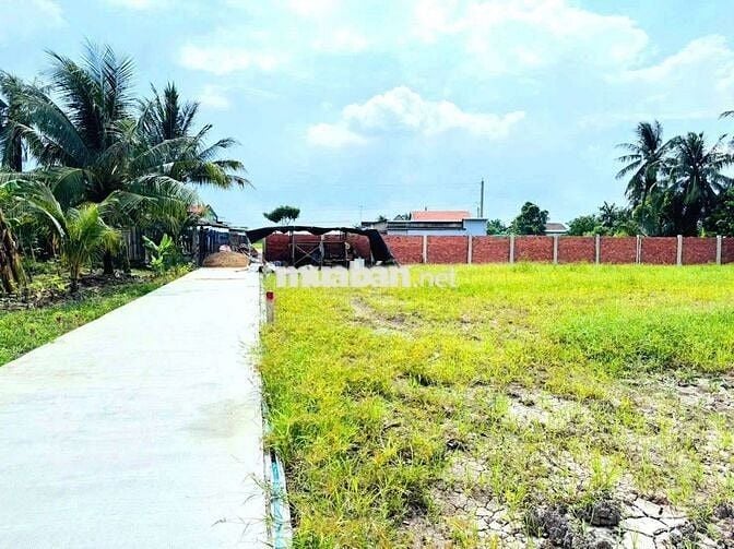 Hàng thơm, 500m2 đất vườn 14x 31m , nở hậu 18m, chỉ 650tr