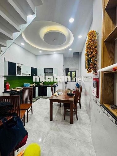 Nhà 3 Lầu 4PN NGAY CHỢ MINH PHÁT TX22 GIÁ 8,5 TRIỆU