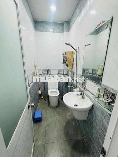 Nhà 3 Lầu 4PN NGAY CHỢ MINH PHÁT TX22 GIÁ 8,5 TRIỆU