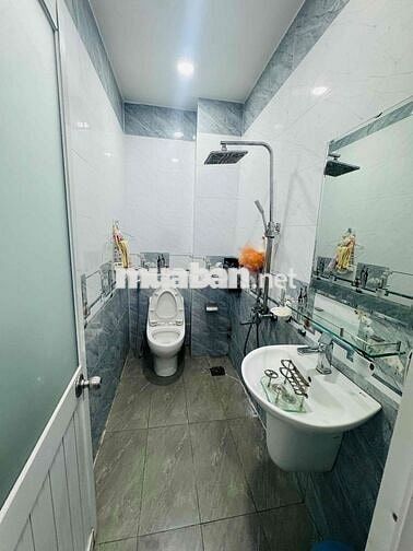 Nhà 3 Lầu 4PN NGAY CHỢ MINH PHÁT TX22 GIÁ 8,5 TRIỆU