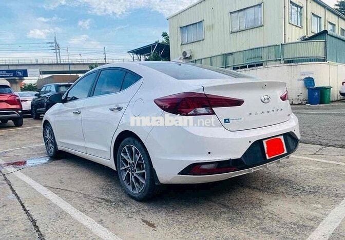 Hyundai Elantra 2022 2.0 AT Cao cấp - 50000 km