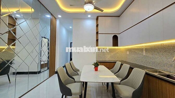 Bán căn nhà 1 trêt 1 lầu .sân đậu oto. Ngân hàng hỗ trợ 1 tỉ 2