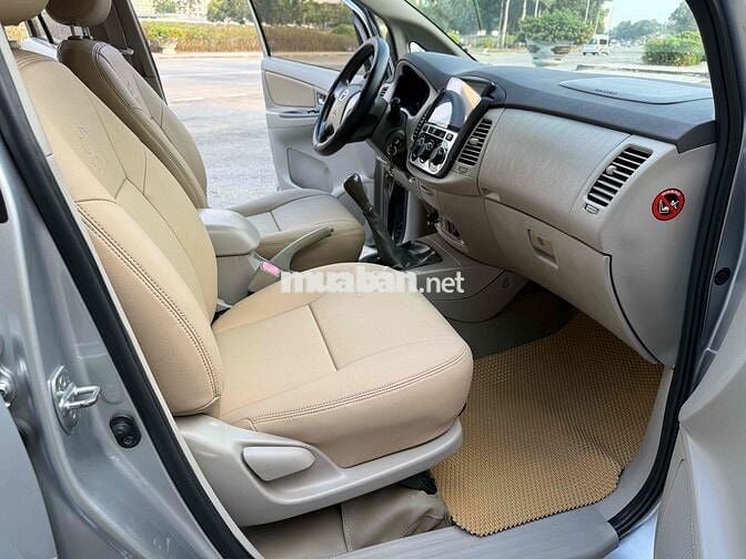 Toyota Innova 2015 2.0E số sàn full đồ chơi