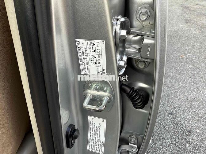 Toyota Innova 2015 2.0E số sàn full đồ chơi