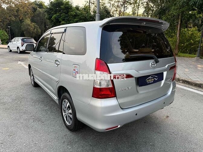 Toyota Innova 2015 2.0E số sàn full đồ chơi