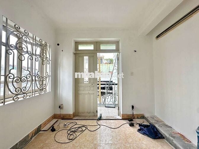 STUDIO BAN CÔNG NEW THOÁNG QUANG TRUNG HẠNH THÔNG TÂY TIỆN