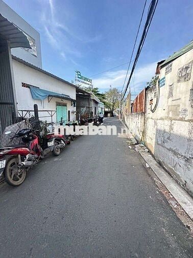 Nhà 3 tầng  -  hẻm xe hơi  -  76m2  -  giá xhi 6,5 tỷ