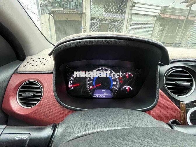 Hyundai Grand i10 2018 Grand 1.2 MT - 230000 km