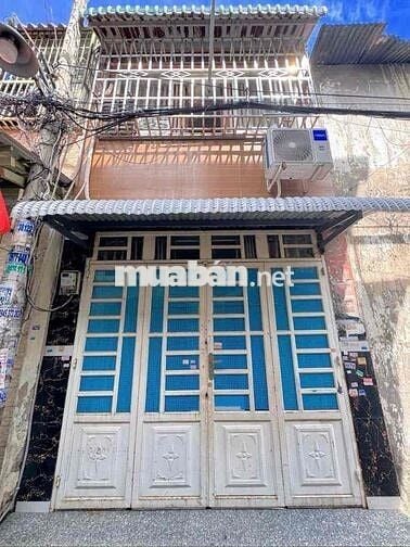 Bán nhà 2tỷ 15, Dt 20m2- 2 tầng- Bình Tân - sổ riêng giáp Tân Phú