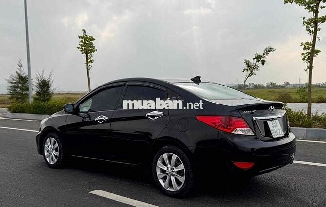 Hyundai Accent 2011 1.4 AT - 120000 km
