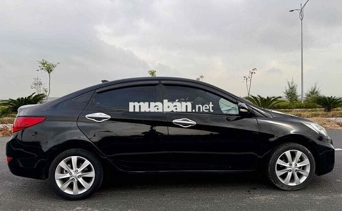 Hyundai Accent 2011 1.4 AT - 120000 km