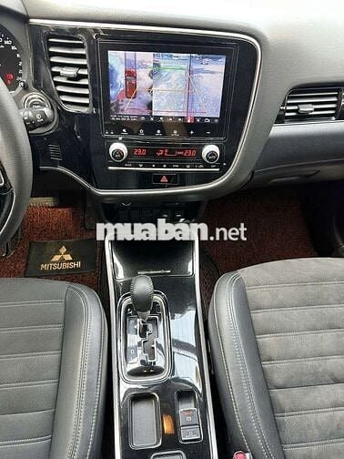 Mitsubishi Outlander 2022 2.0CVT,màu đỏ,24.000nkm