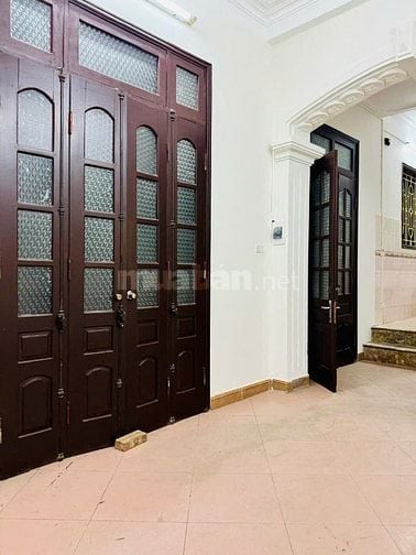 Chính chủ cho thuê cả  nhà 4 tầng, 1 tum, 6 phòng, Đê Trần Khát Chân