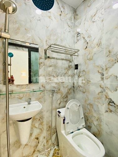 BÁN GẤP NHÀ 1 trệt 1 lầu 45,5m2 giá 2tỷ650tr Đường Lê Quang Định HCM