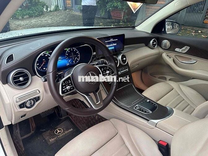 Mercedes-Benz GLC200 4Matic 2021 30.000 km